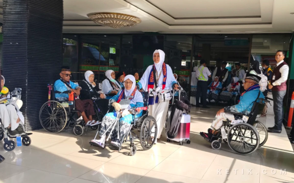 Thumbnail Berita - Jemaah Calon Haji Masuk Gelombang 2, PPIH Embarkasi Surabaya Minta Siapkan Ihram