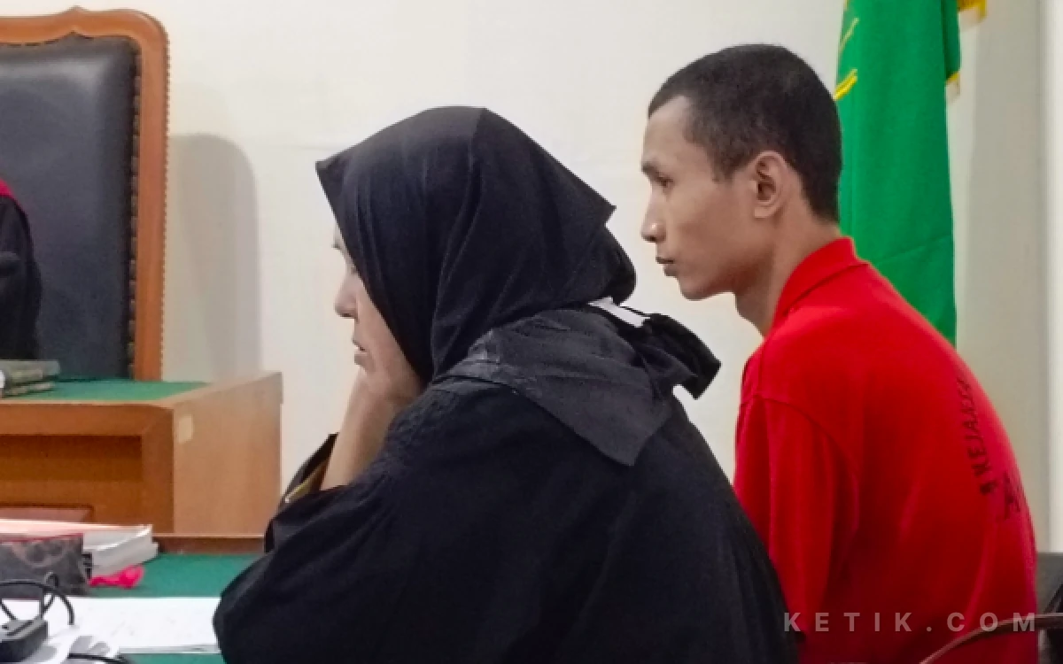 Thumbnail Berita - Sidang Teror BCA Palembang, Security Akui Melihat Langsung Aksi Pelemparan Bom Molotov