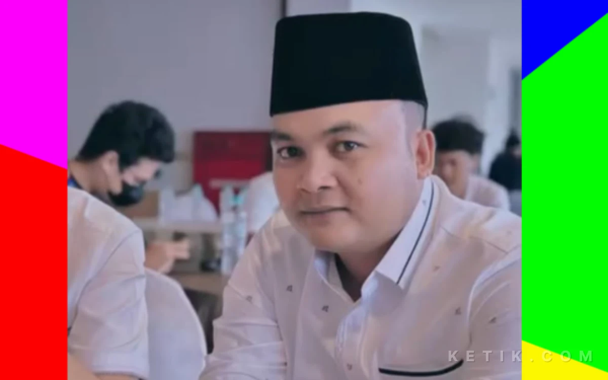 Foto Ilham Rahardi Ketua DPC PAN Robatal sekaligus koordinator Relawan Slamet Ariyadi Ketua Umum BM PAN (Foto: Mat Jusi/Ketik.com)