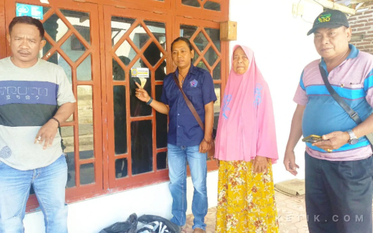 Thumbnail Berita - Gotong Royong Anggota PJI Bojonegoro Wujudkan Listrik Gratis untuk Warga Prasejahtera