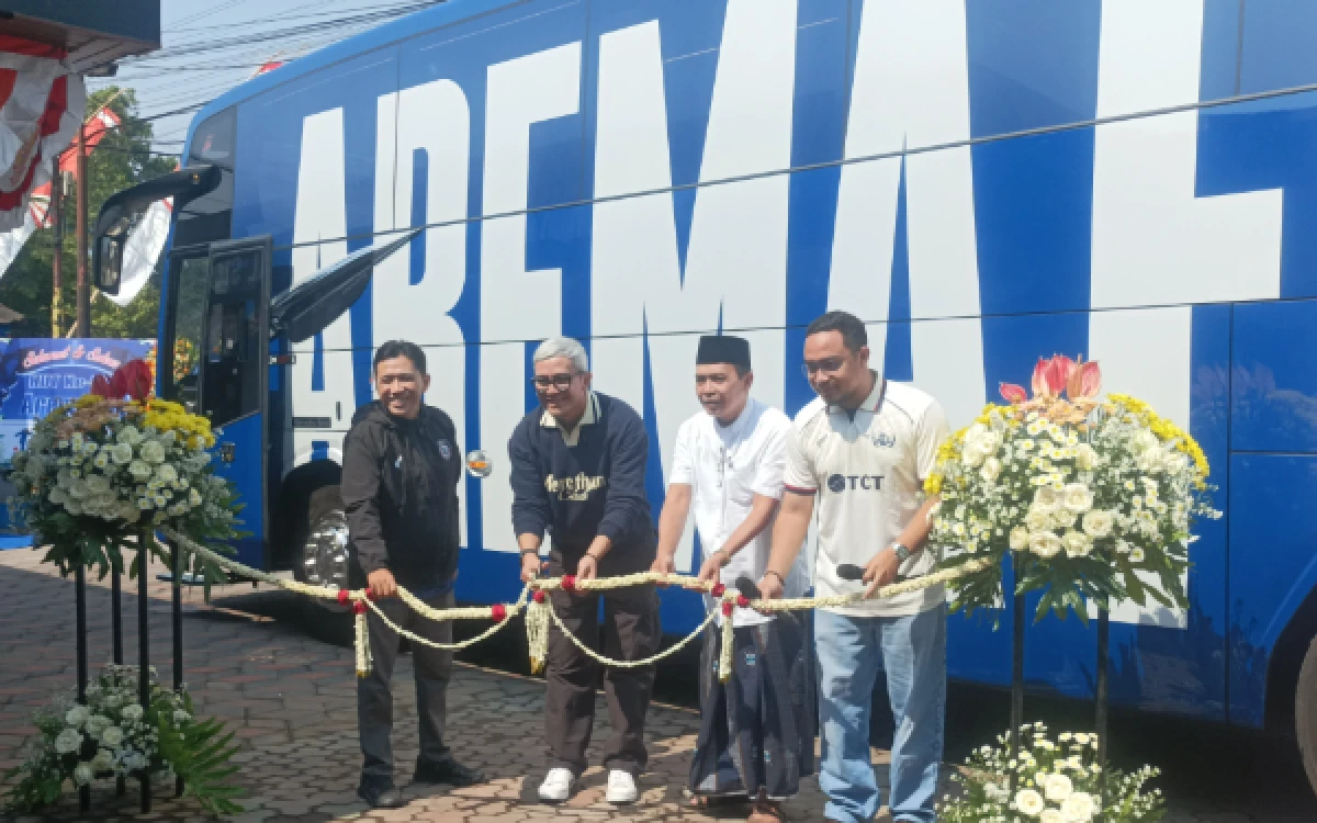 Thumbnail Berita - Jadi Kado HUT ke-39 Arema FC, Ini Arti Filosofi Pelat N 7887 IB pada Bus Anyar Singo Edan