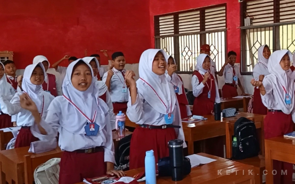 Thumbnail Berita - 283 Siswa Baru Ikuti MPLS di SMPN 1 Wiradesa Pekalongan, Fokus Bentuk Karakter dan Akhlak Mulia
