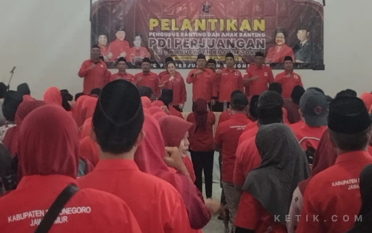 Thumbnail Berita - Ratusan Pengurus Ranting PDIP Dapil 5 Bojonegoro Dilantik, Lengkapi Struktur 3.010 Ranting