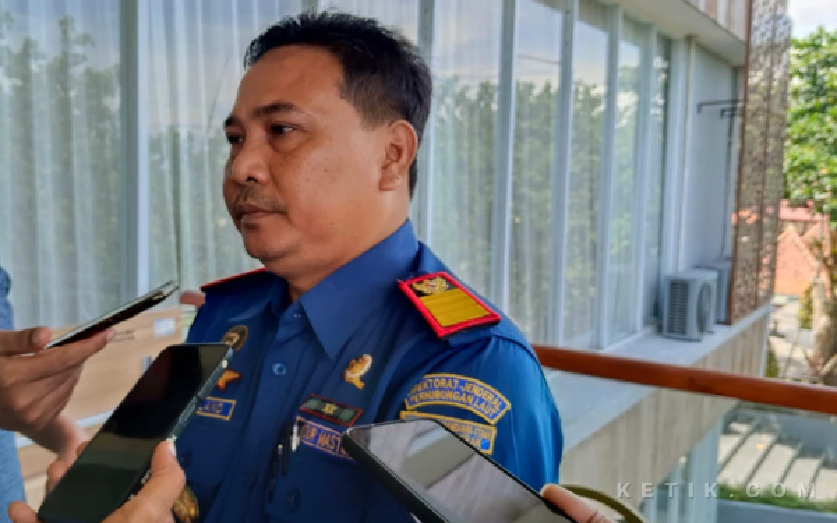 Thumbnail Berita - Cuaca Buruk, KSOP Panarukan Tunda Keberangkatan Kapal ke Kepulauan Madura