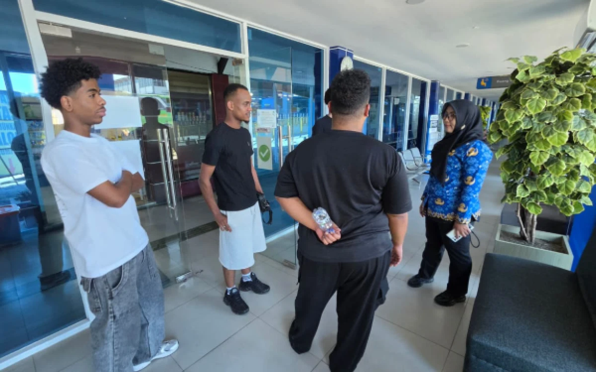 Thumbnail Berita - Gara-Gara Nomor Kontak Palsu, WNA Nyaris Kena Tipu di Terminal Arjosari Malang