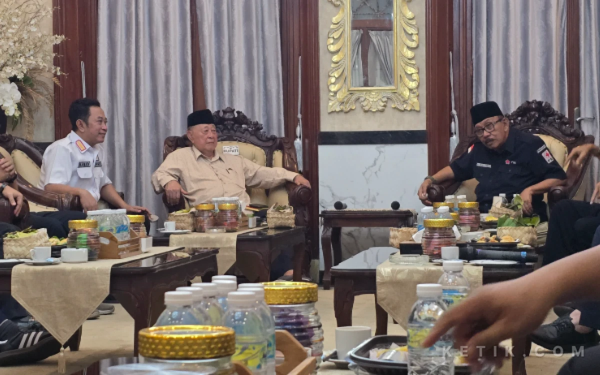 Thumbnail Berita - Ketua PMI Jatim Imam Utomo Sambang Bondowoso, Bahas Pengembangan PMI dan Perluasan RS