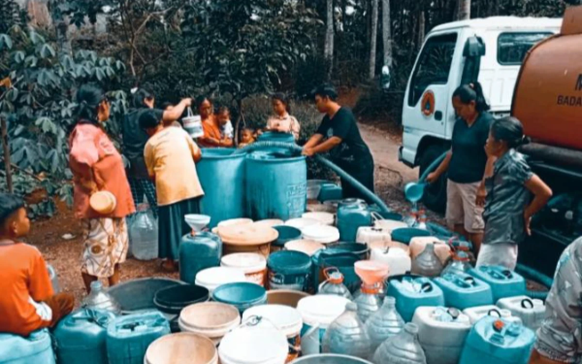 Thumbnail Berita - Memasuki Musim Kemarau Dua Desa Alami Kekeringan, BPBD Cilacap Salurkan Bantuan Air Bersih
