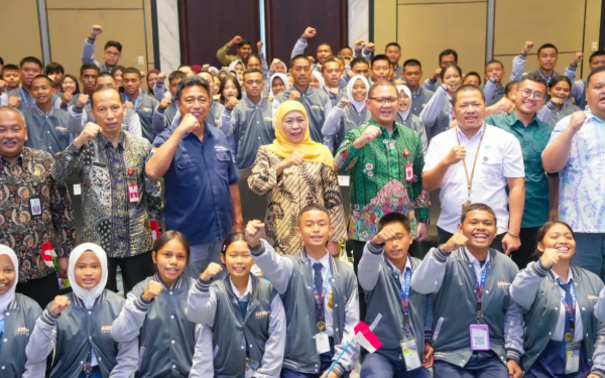 Thumbnail Berita - Gubernur Khofifah Sambut 120 Murid Program ADEM Repatriasi 2026 dari Malaysia dan Arab Saudi, Komitmen Hadirkan Pendidikan Berkualitas