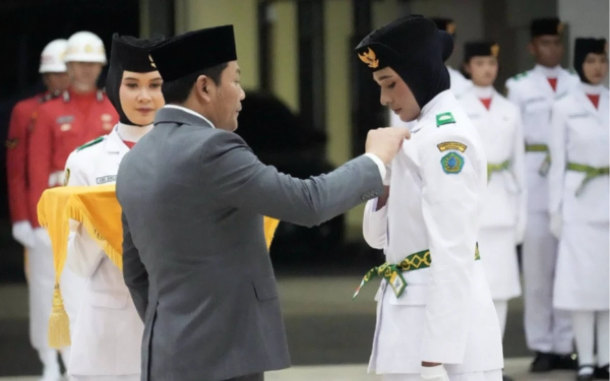 Thumbnail Berita - Paskibraka Sidoarjo Dikukuhkan, Bupati Subandi Pesan Jaga Kehormatan dan Jadilah Teladan