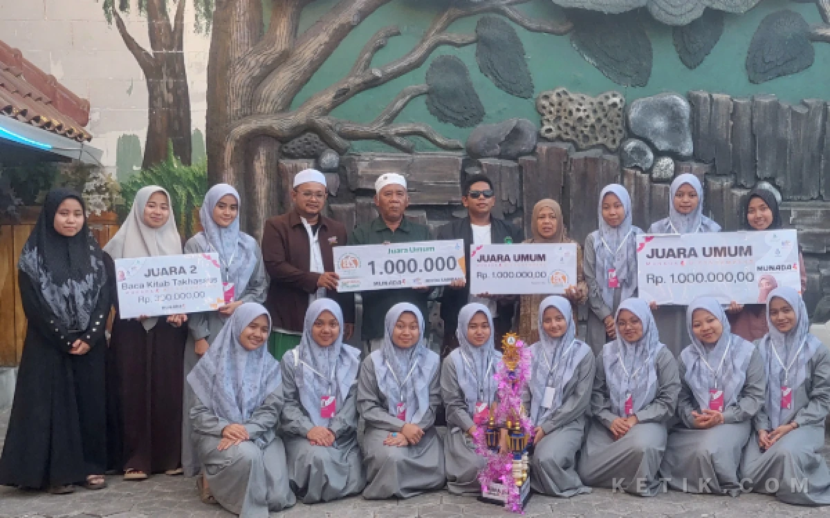 Thumbnail Berita - Ungguli 108 Lembaga Pengguna Al-Miftah, Pondok Pesantren Gedangan Boyong Gelar Juara Umum Munada 4