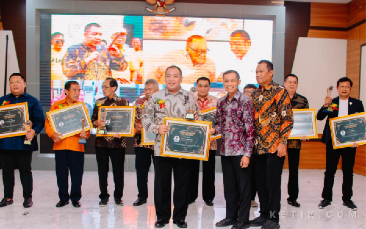 Thumbnail Berita - Anggota DPRD Brebes Pamor Wicaksono Raih Penghargaan Tokoh Inspiratif Jateng 2026