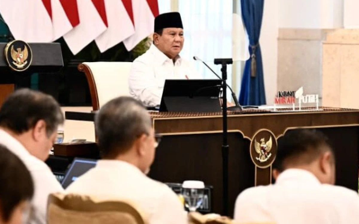 Thumbnail Berita - Prabowo Papar Capaian Jelang Tahun Kedua Pemerintahan di Sidang Kabinet Paripurna