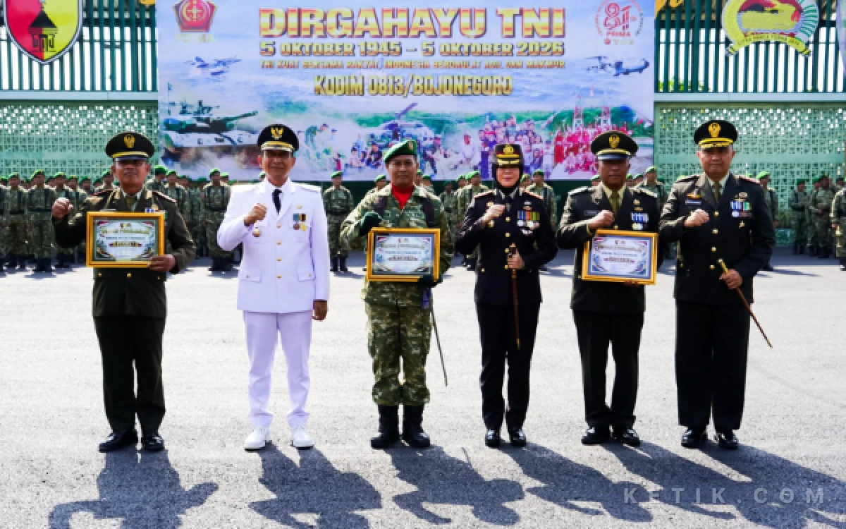 Thumbnail Berita - Pimpin Upacara HUT ke-81 TNI di Bojonegoro, Dandim 0813 Letkol Inf Dedy Dwi Bongkar Pesan Rahasia Jenderal Agus Subiyanto!
