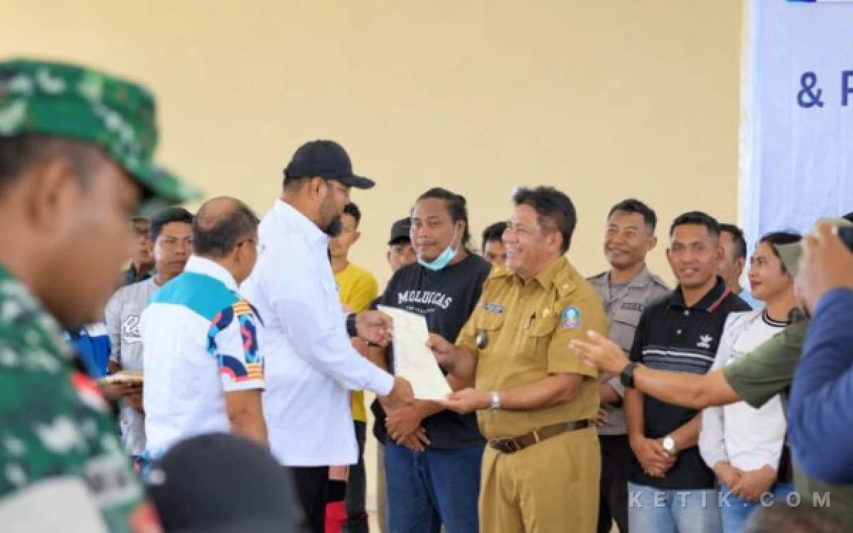 Thumbnail Berita - Pemkab Halsel Siapkan Perkuliahan di Kawasi, Kades Arifin Saroa Dukung Peningkatan SDM