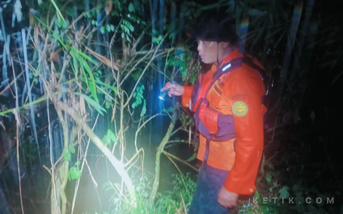 Thumbnail Berita - SAR Cilacap Terus Cari Korban Tenggelam di Sungai Kramacenil, Cilibang