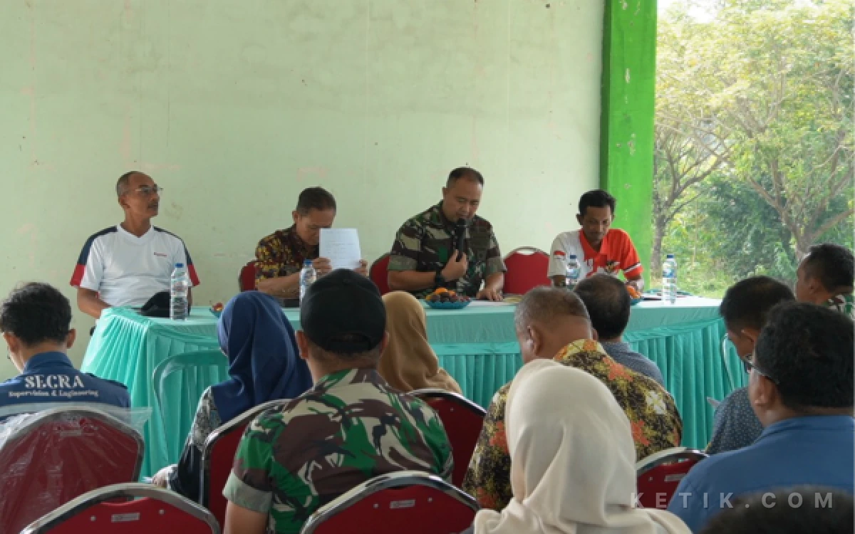 Thumbnail Berita - Gandeng Pemkab, Kodim 0813 Bojonegoro Sosialisasikan Program TMMD 129 di Kesongo