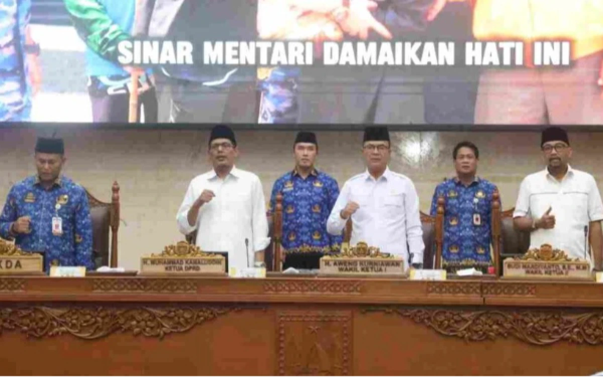 Thumbnail Berita - DPRD Batam Gelar Rapat Paripurna, Bedah RPP APBD 2025
