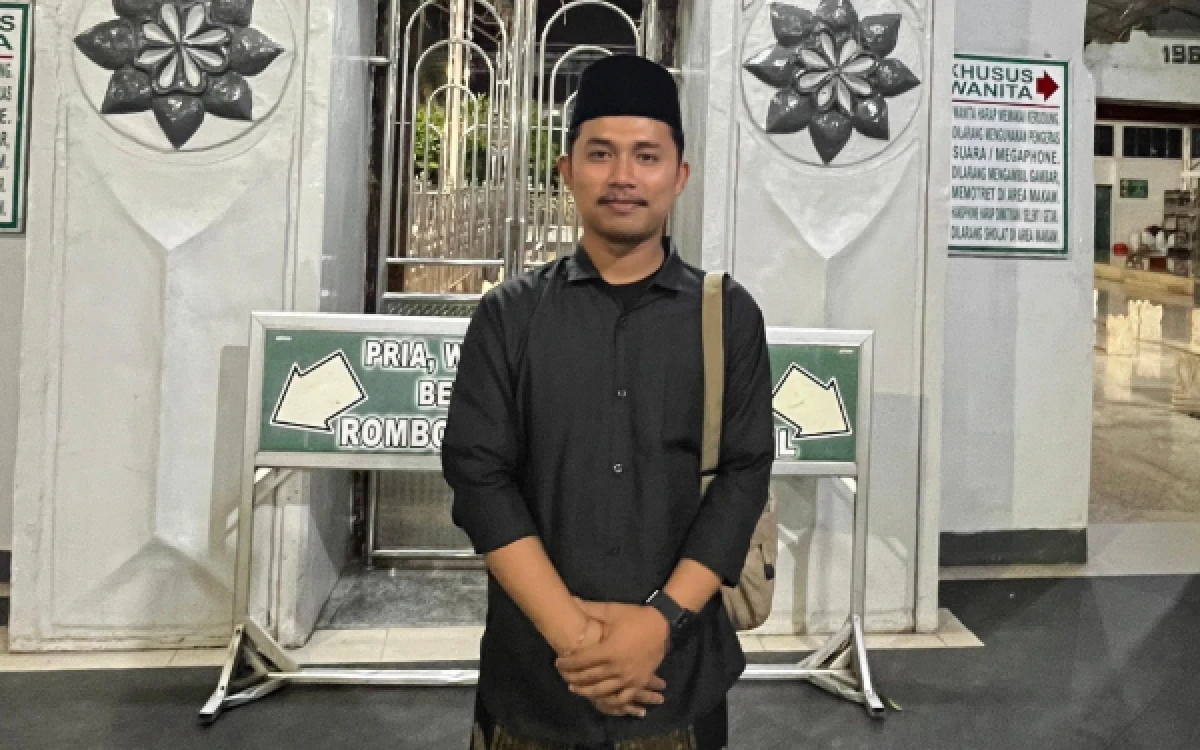 Thumbnail Berita - Hari Santri Nasional 2026, Mahasiswa Santri Sampang Diajak Beradaptasi dengan Teknologi