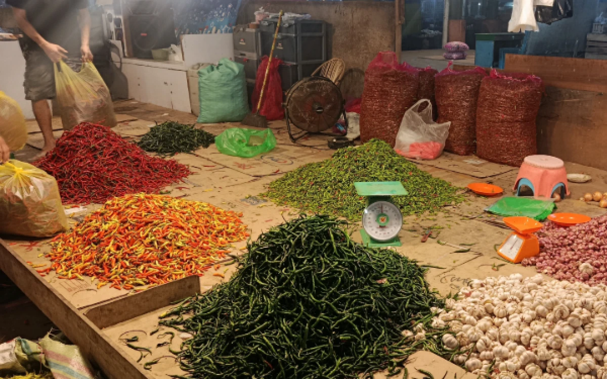 Thumbnail Berita - Harga Cabai Melonjak Tinggi di Pasar Jakabaring Kota Palembang