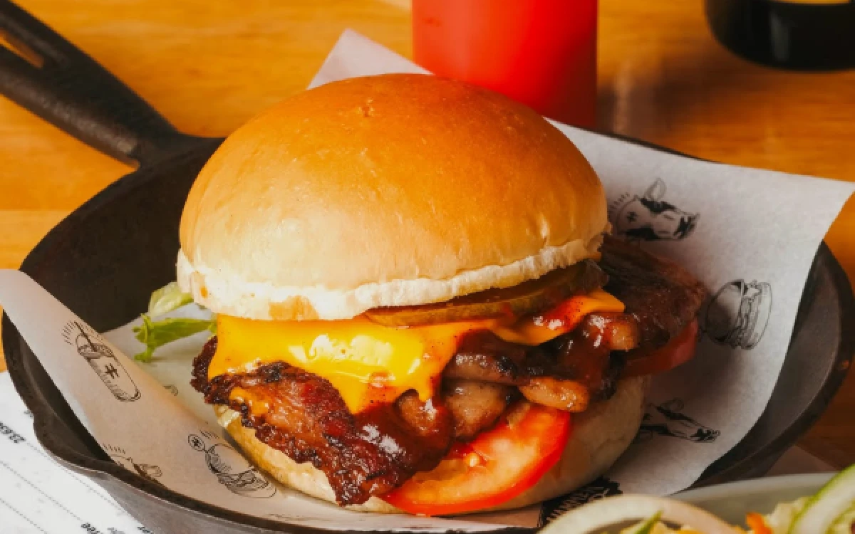 Thumbnail Berita - Pecinta Burger Merapat! Ini 8 Kedai Burger Favorit di Kota Malang