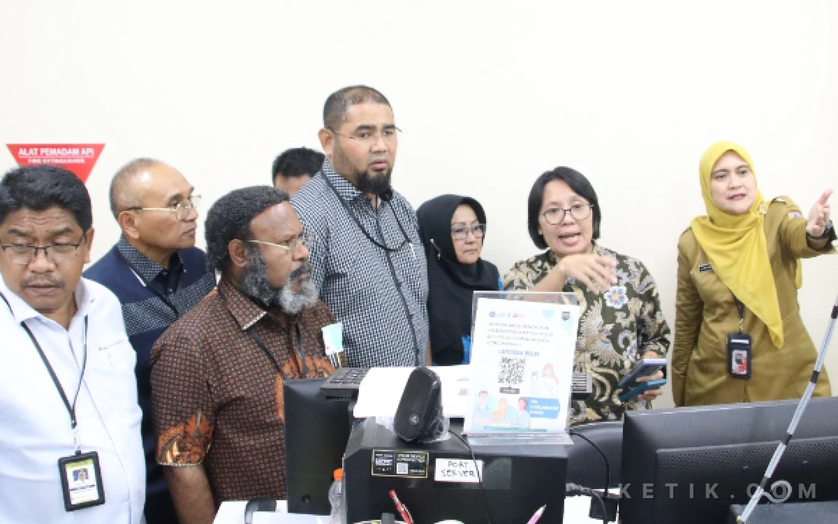 Thumbnail Berita - Intip Puskesmas Matraman, Bupati Bassam Bawa “Resep” Baru untuk Kesehatan Halmahera Selatan