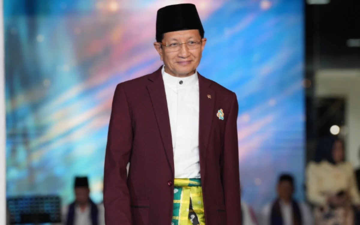 Thumbnail Berita - Menag Usul Sekali Seminggu ASN Kemenag Kerja Pakai Sarung dan Peci