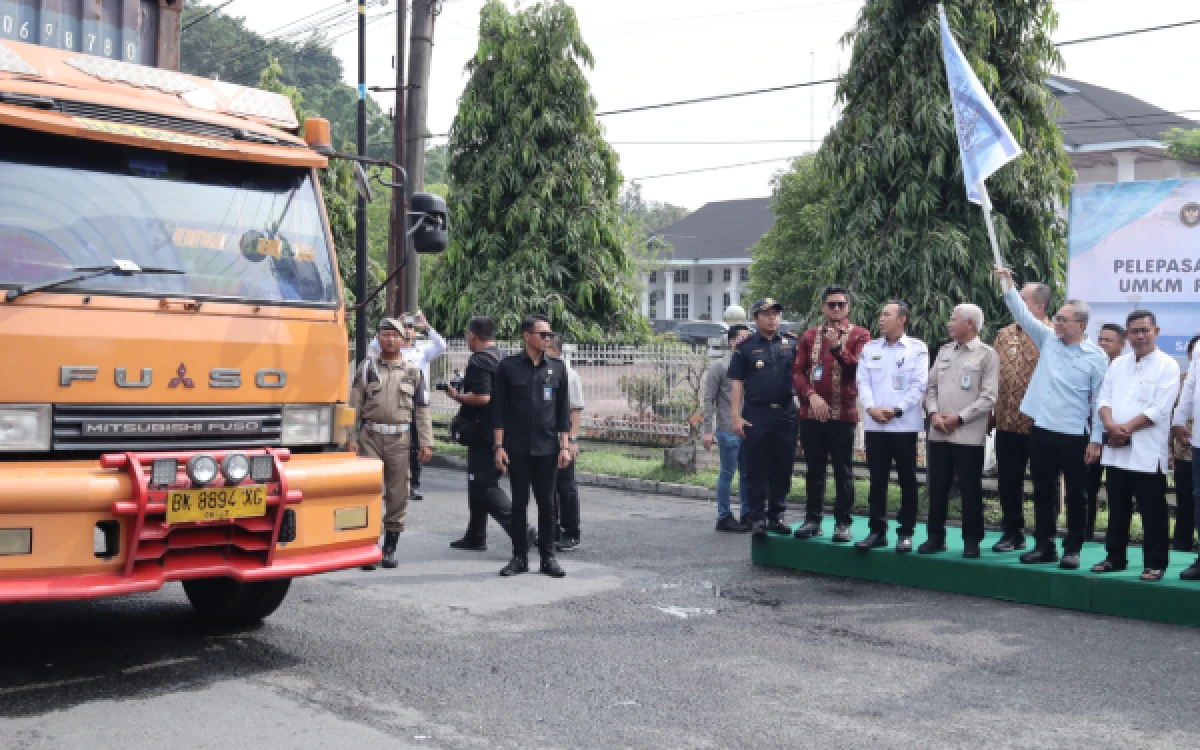 Thumbnail Berita - Ekspor Perdana 40 Ton Terasi Asahan ke Thailand, Menko Pangan Apresiasi UMKM Kabupaten Asahan