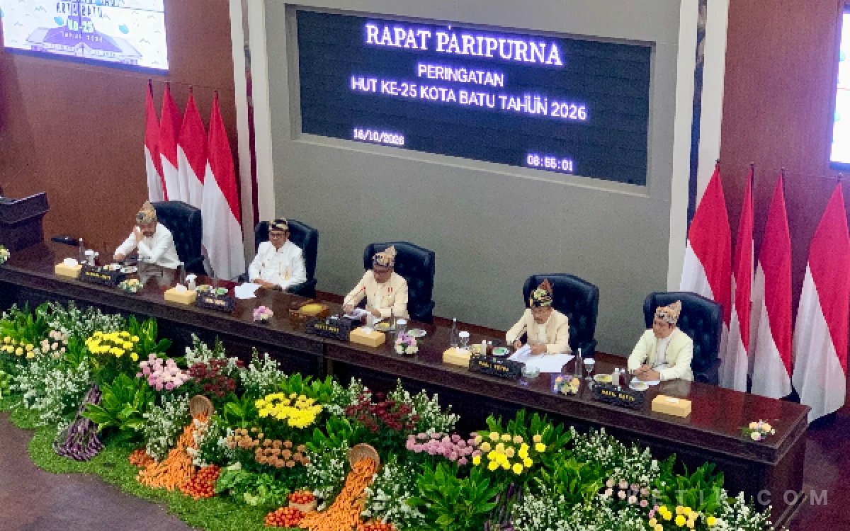 Thumbnail Berita - HUT ke-25 Kota Batu, Cak Nur Ajak Perkuat Kolaborasi Demi mBatu SAE yang Berkelanjutan