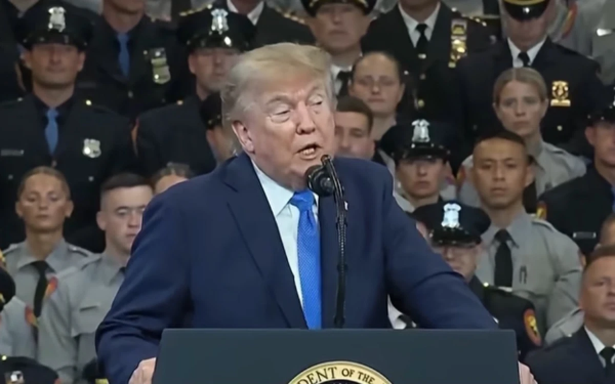 Thumbnail Berita - Trump Klaim Selat Hormuz sebagai Wilayah Amerika, Iran Sebut Pernyataan Itu “Khayalan”