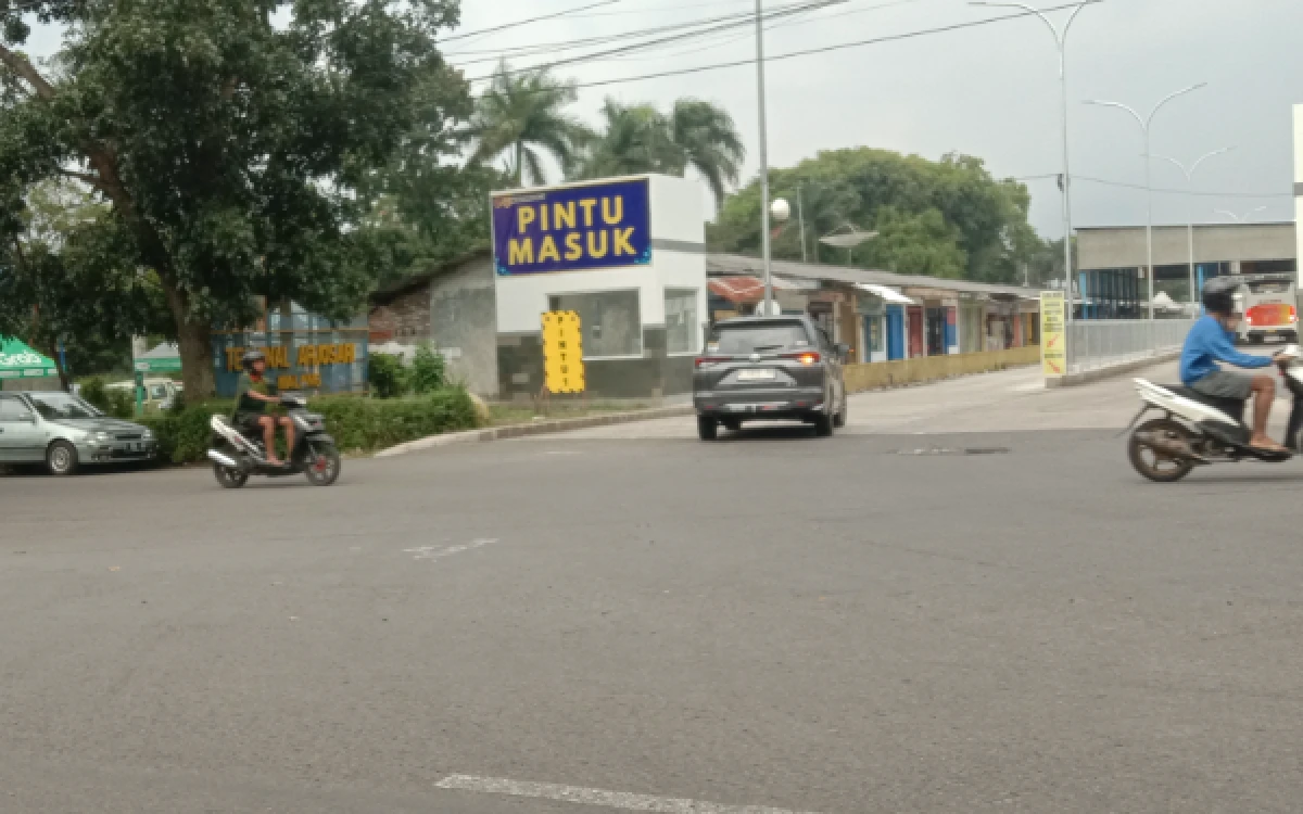 Thumbnail Berita - Terminal Arjosari Malang Wajibkan Sopir Bus Cek Kesehatan Sebelum Berangkat