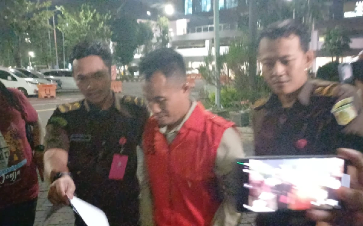 Thumbnail Berita - Kejati Jatim Tetapkan 1 Tersangka Baru Kasus Dugaan KUR Fiktif Bank di Jember
