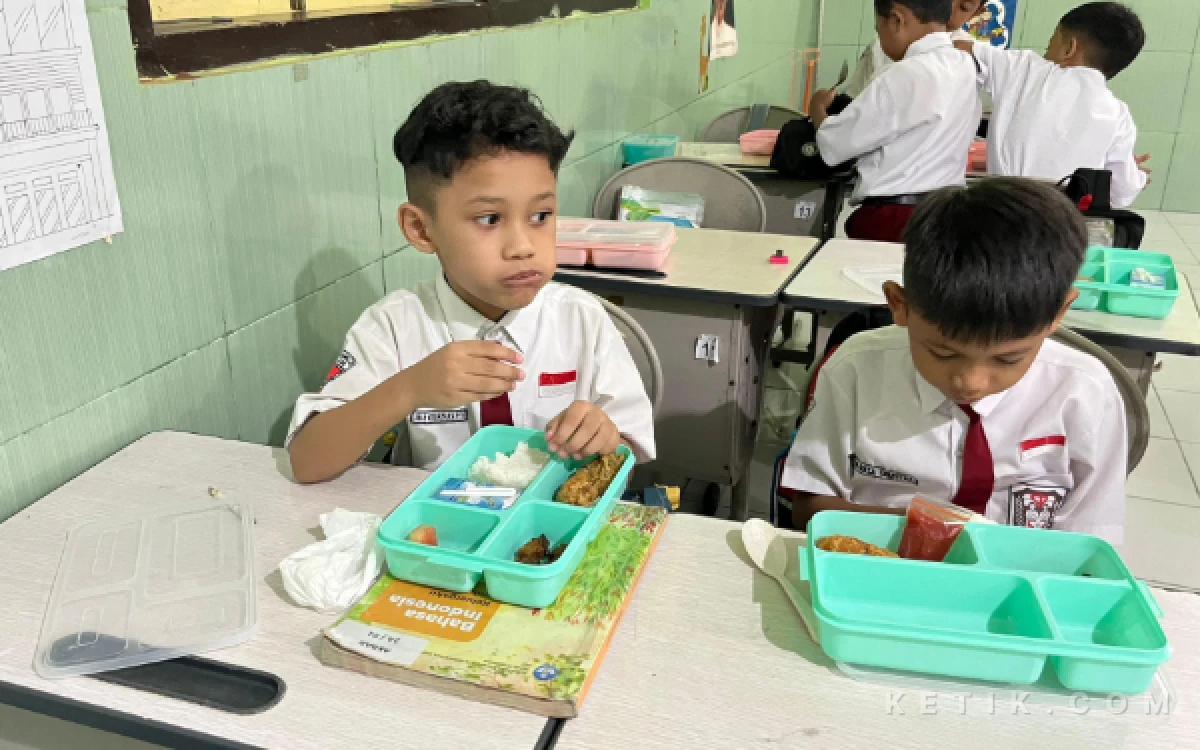 Thumbnail Berita - Viral Isu Penghentian MBG, DPRD Kota Malang Tegaskan Program Prabowo Tetap Berjalan