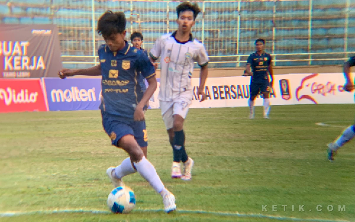 Thumbnail Berita - Persikoba Gagal Menang di Laga Perdana 32 Besar Liga 4, Arif Suyono Akui Tim Tertekan