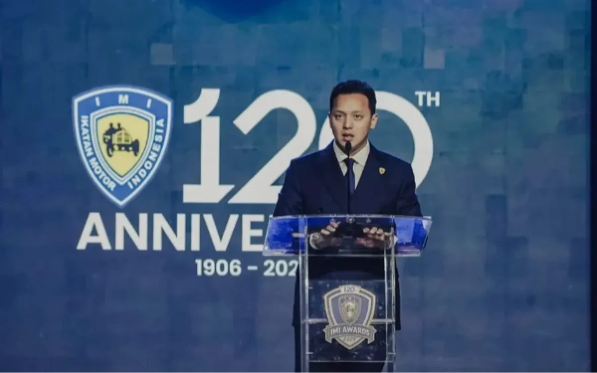 Thumbnail Berita - Jejak Moreno Soeprapto, dari Deru Mesin Balap Menuju Kursi Parlemen