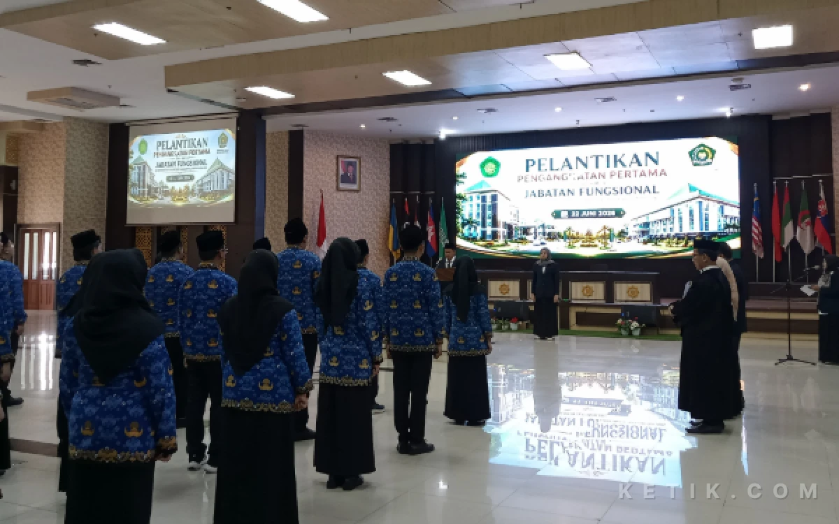 Foto Universitas Islam Negeri (UIN) Maulana Malik Ibrahim Malang resmi melantik 33 dosen serta staf kependidikan sebagai Aparatur Sipil Negara (ASN) melalui Pelantikan Pengangkatan Pertama dalam Jabatan Fungsional pada Senin, 22 Juni 2026. (Foto: Aliyah/Ketik.com)