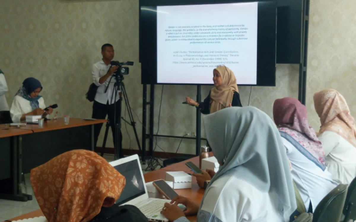 Thumbnail Berita - Kajian Gender Synergy UIN Malang, Dr. Jamilah Ungkap 7 Akar Bias Gender di Masyarakat