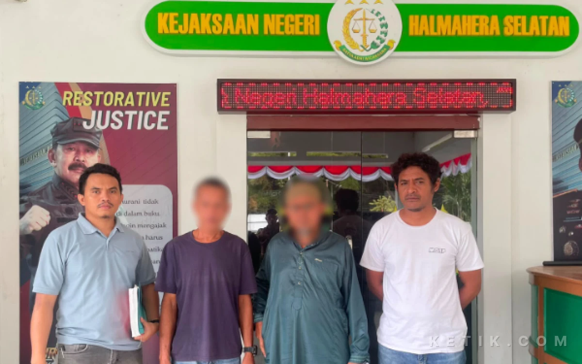 Thumbnail Berita - Polres Halmahera Selatan Limpahkan 2 Tersangka Tambang Ilegal Anggai ke Kejari