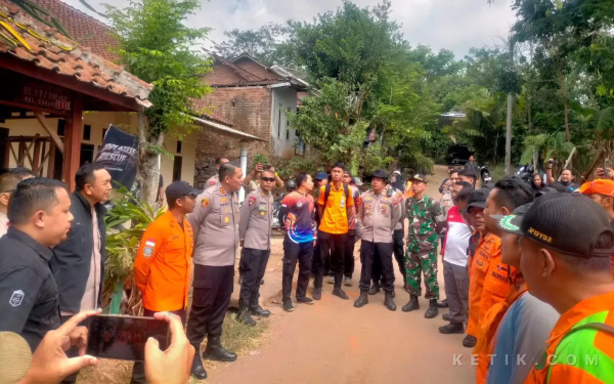 Thumbnail Berita - Operasi SAR Berakhir Duka, Pendaki dan Pemandu Lokal Tewas di Tebing Curam Gunung Piramid