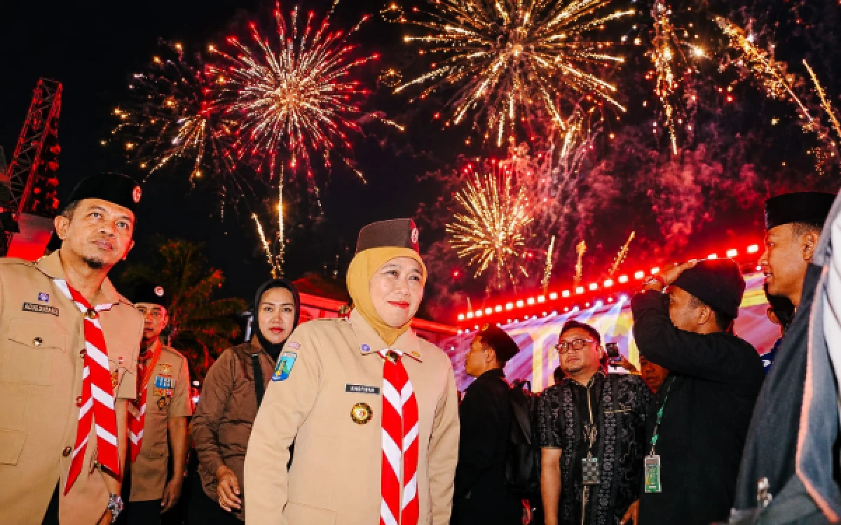 Thumbnail Berita - Gubernur Khofifah Dampingi Menag Buka PPSN VI,  Ajak Santri Pramuka Jaga NKRI dan Lingkungan
