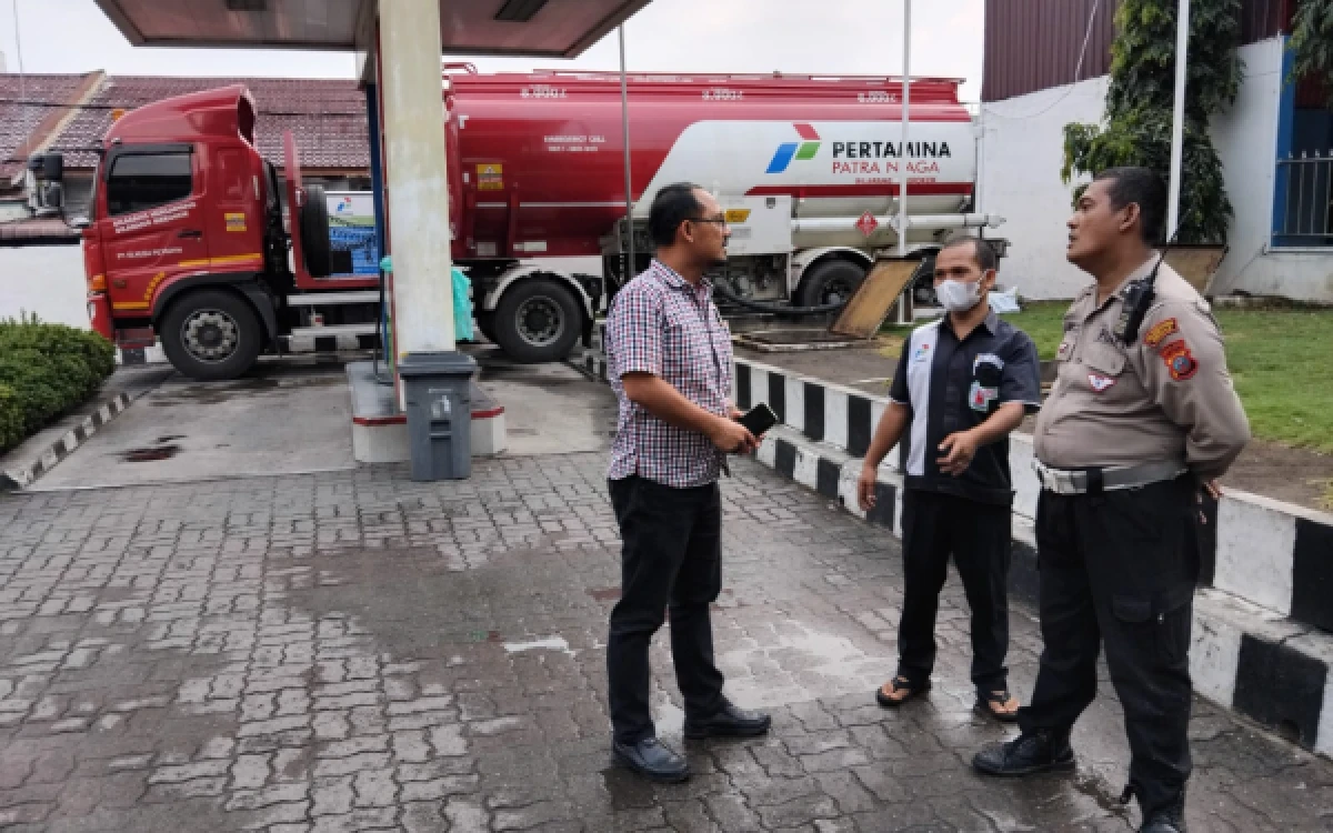 Thumbnail Berita - Polda Sumut Kawal Distribusi BBM ke SPBU, Lalu Lintas di Kota Medan Kini Lancar