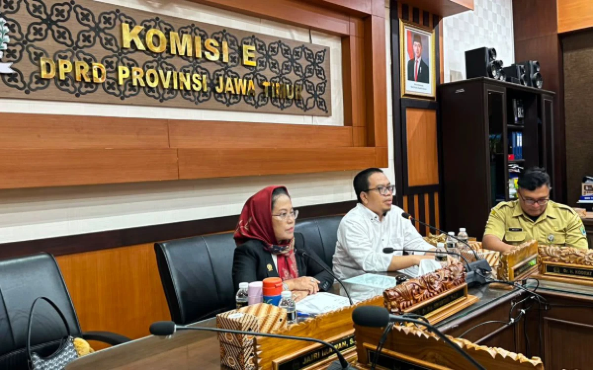 Foto Pertemuan yang membahas penyelesaian status aset dan pengelolaan Velodrome Kota Malang di Komisi E DPRD Provinsi Jawa Timur. (Foto: DPRD Kota Malang)