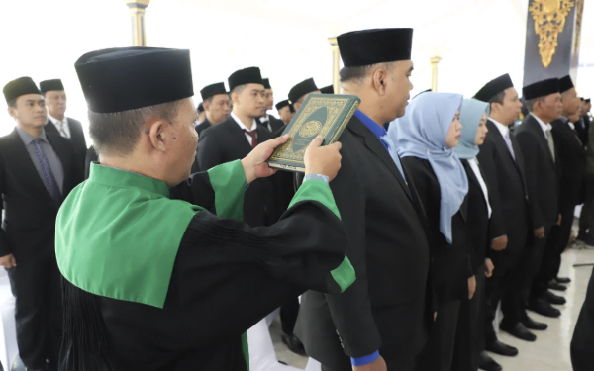 Thumbnail Berita - Bupati Jombang Lantik 81 Pejabat Baru Pemkab, Ini Daftar Lengkapnya