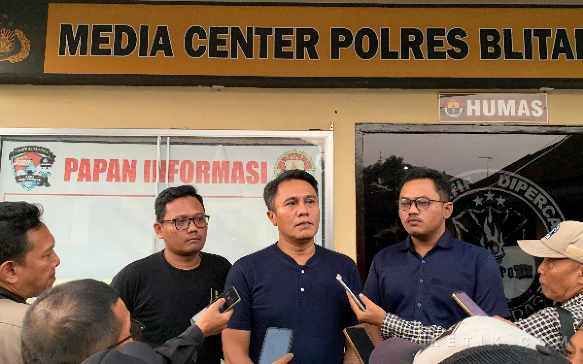 Thumbnail Berita - Aktivis MAKI Blitar Diperiksa Polisi Terkait Laporan Dugaan Pemalsuan Tanda Tangan, Kuasa Hukum Soroti Potensi Kriminalisasi