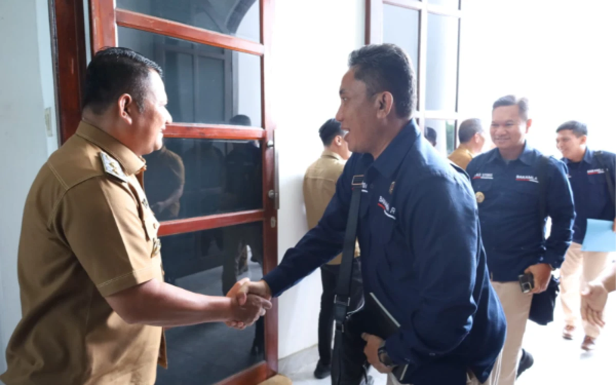 Thumbnail Berita - Bahas Rencana Strategis Pembangunan Kantor Bakamla TBA, Wabup Rianto Terima Kunjungan Bakamla RI