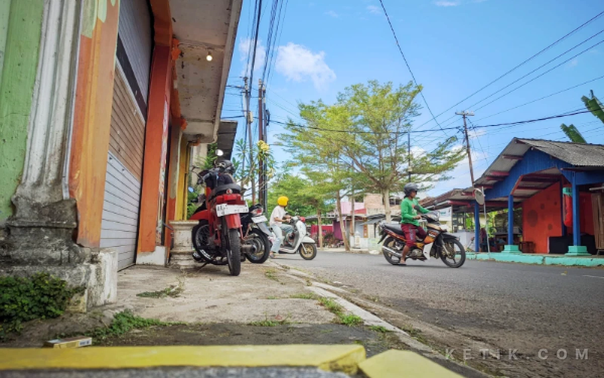 Thumbnail Berita - Awas! Bangun Rumah-Toko di Pinggir Jalan Pacitan Tak Boleh Asal, Bisa Picu Kecelakaan