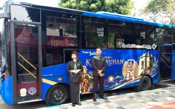 Thumbnail Berita - [FOTO] Potret Kemeriahan Peluncuran Bus Trans Jatim Koridor II Malang Raya ‎di Kepanjen