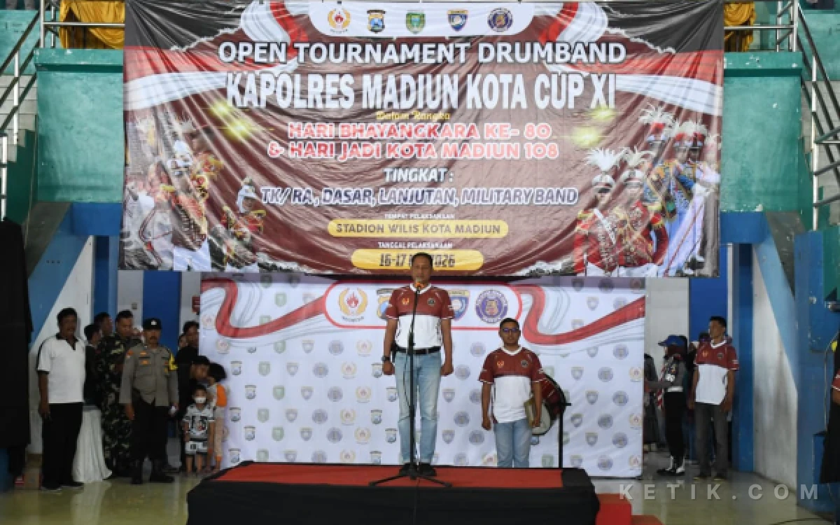 Thumbnail Berita - Meriahkan Hari Bhayangkara ke-80, Polres Madiun Kota Gelar Lomba Drumband Kapolres Cup XI