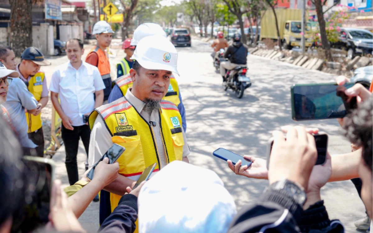 Thumbnail Berita - Jalan Samping Tol Sutami Rusak Parah Kewenangan Balai Jalan, Gubernur Sulsel: Sudah Koordinasi, Balai Jalan Segera Kerjakan