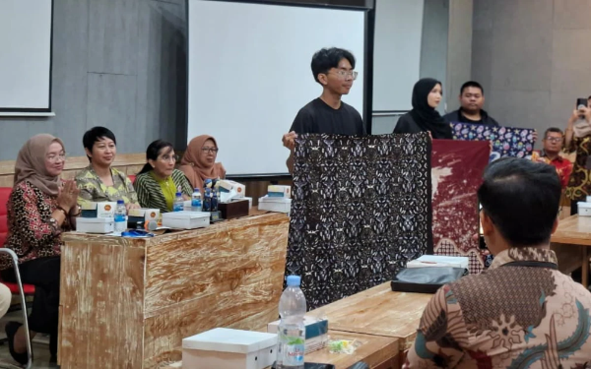 Thumbnail Berita - Batik Preneur Sleman: Langkah Gen Z Tembus Pasar Lewat Sentuhan Tradisi