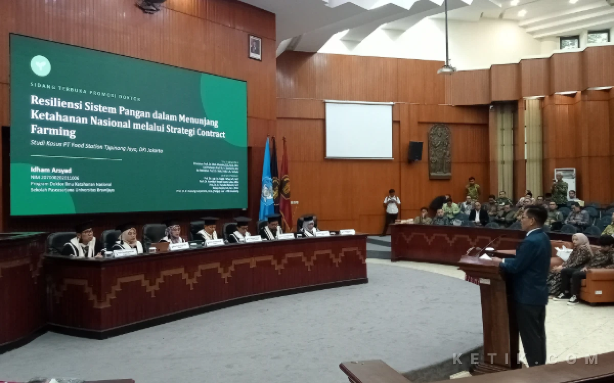 Thumbnail Berita - Idham Arsyad Raih Gelar Doktor di UB, Kupas Resiliensi Pangan Urban Melalui Strategi Contract Farming